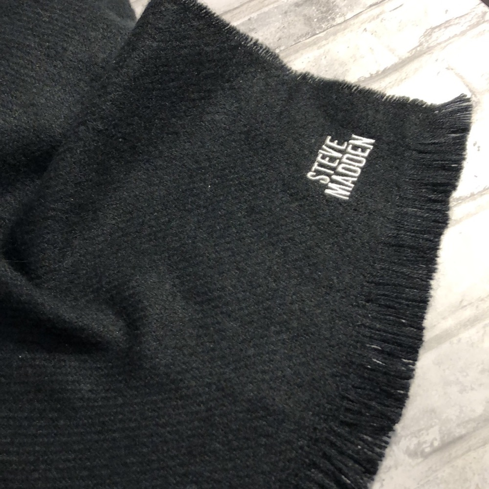 Steve Madden black acrylic knit scarf new with tags 13 by 80 inch fringe unisex - Picture 6 of 11